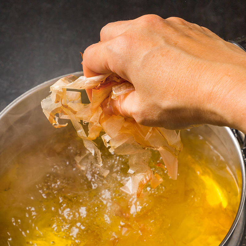 How to Make Dashi (Japanese Soup Stock)