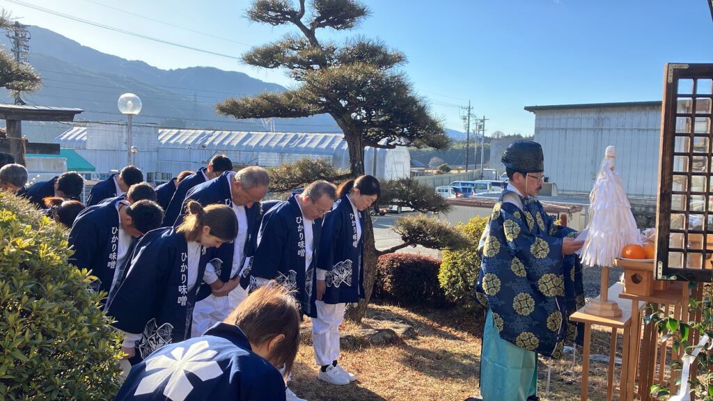 Prayers for a productive year of miso-making, safe factory operations, and tasty miso